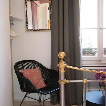 Les Demoiselles Oda ve Kahvaltı Honfleur