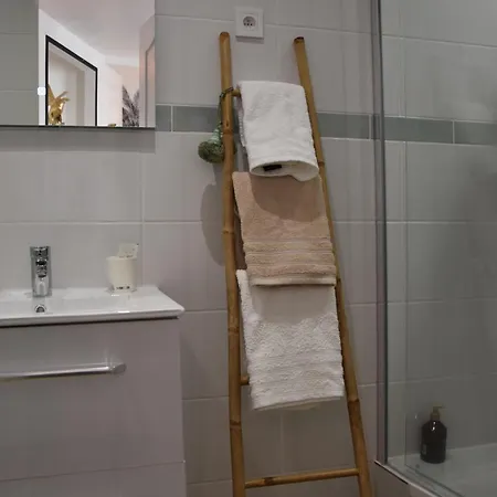 Les Demoiselles Oda ve Kahvaltı