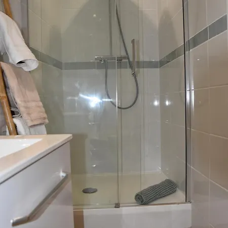 Les Demoiselles Couette-café