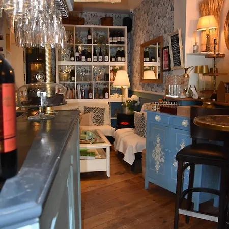 Les Demoiselles Oda ve Kahvaltı Honfleur