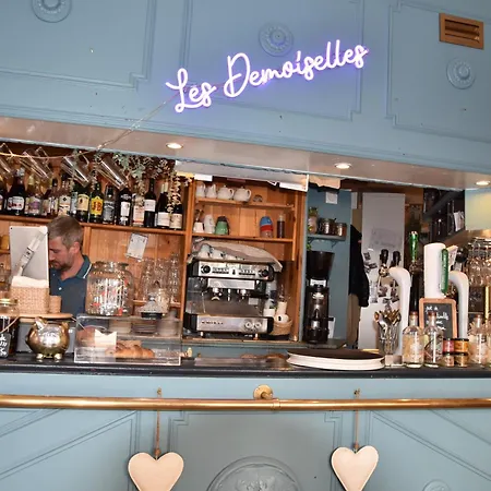 Les Demoiselles Couette-café