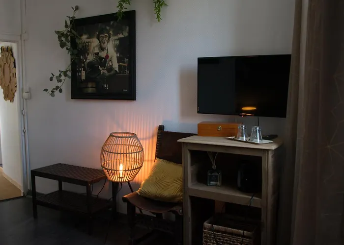 Bed and Breakfast Les Demoiselles Ονφλέρ