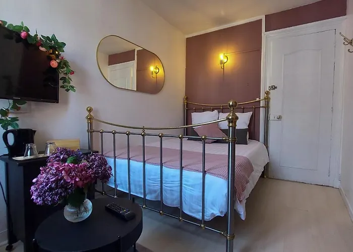 Les Demoiselles Ονφλέρ