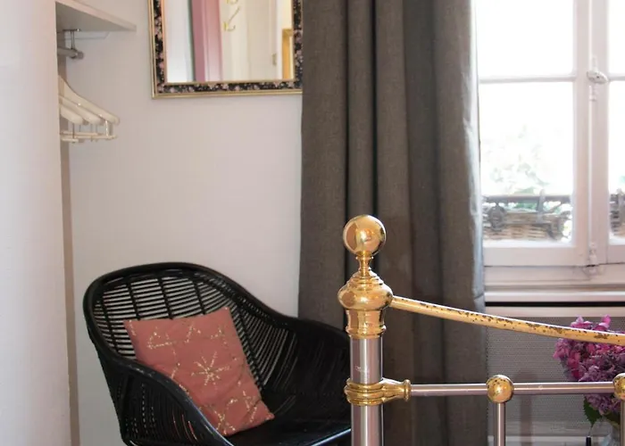 Les Demoiselles Bed and Breakfast Ονφλέρ