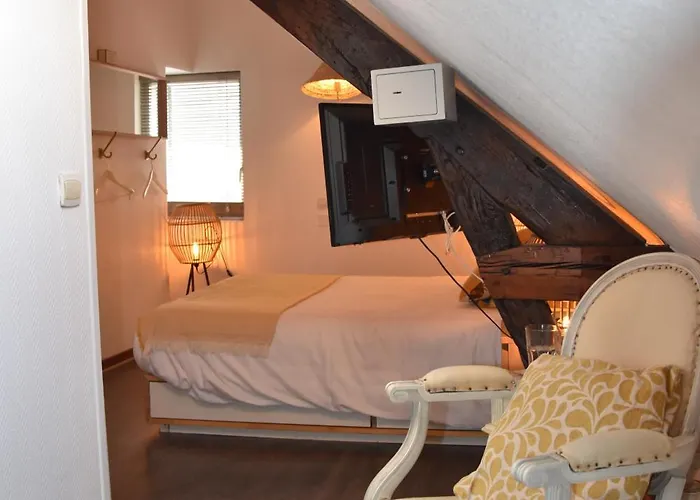 Les Demoiselles Bed and Breakfast Ονφλέρ