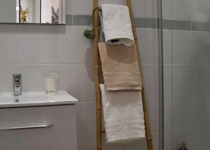 Les Demoiselles Bed and Breakfast