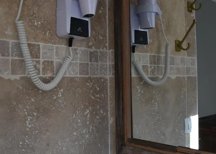 Les Demoiselles Bed and Breakfast Ονφλέρ